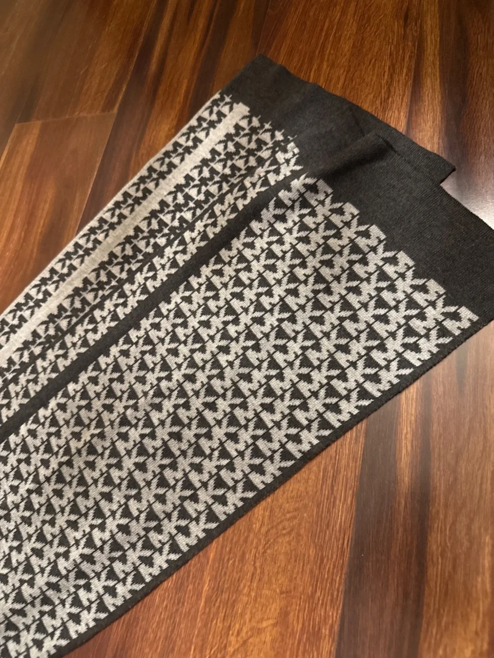 BUNDLE of 2 Michael Kors Scarves size OS